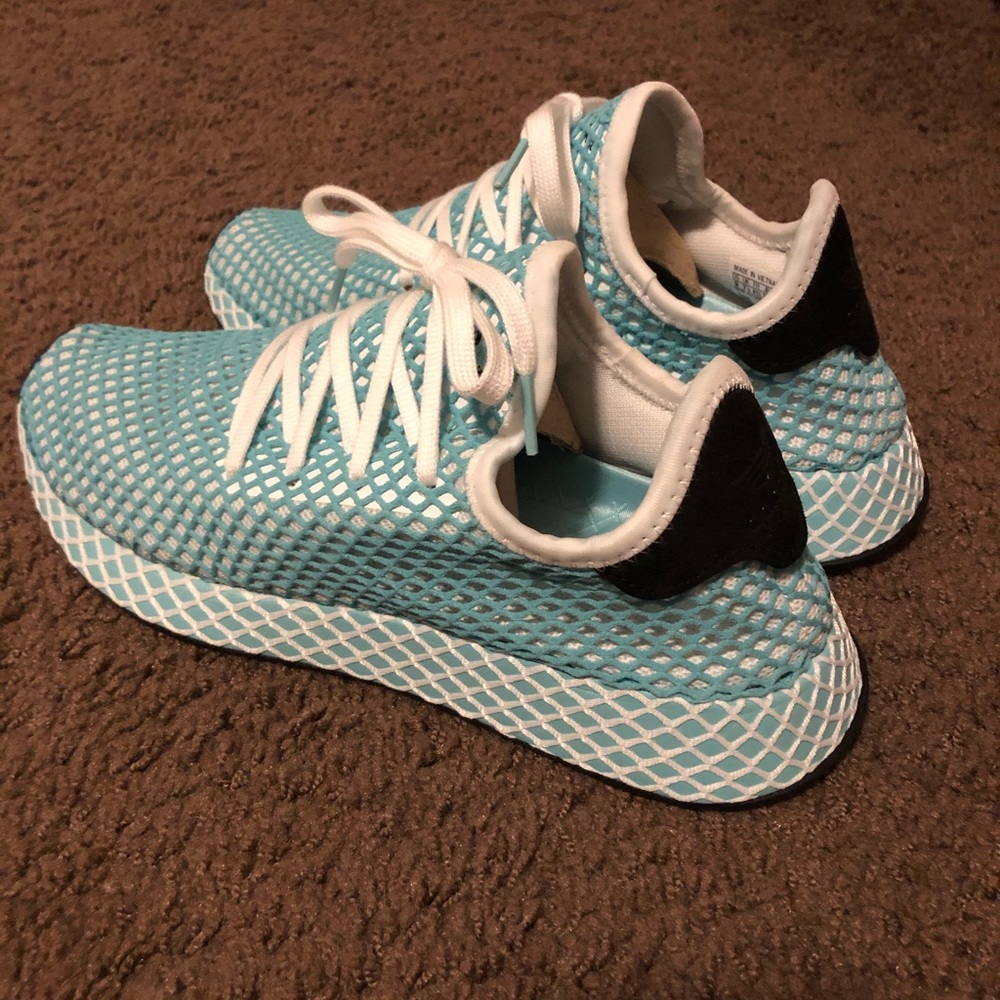 Women’s Adidas NMD Praley